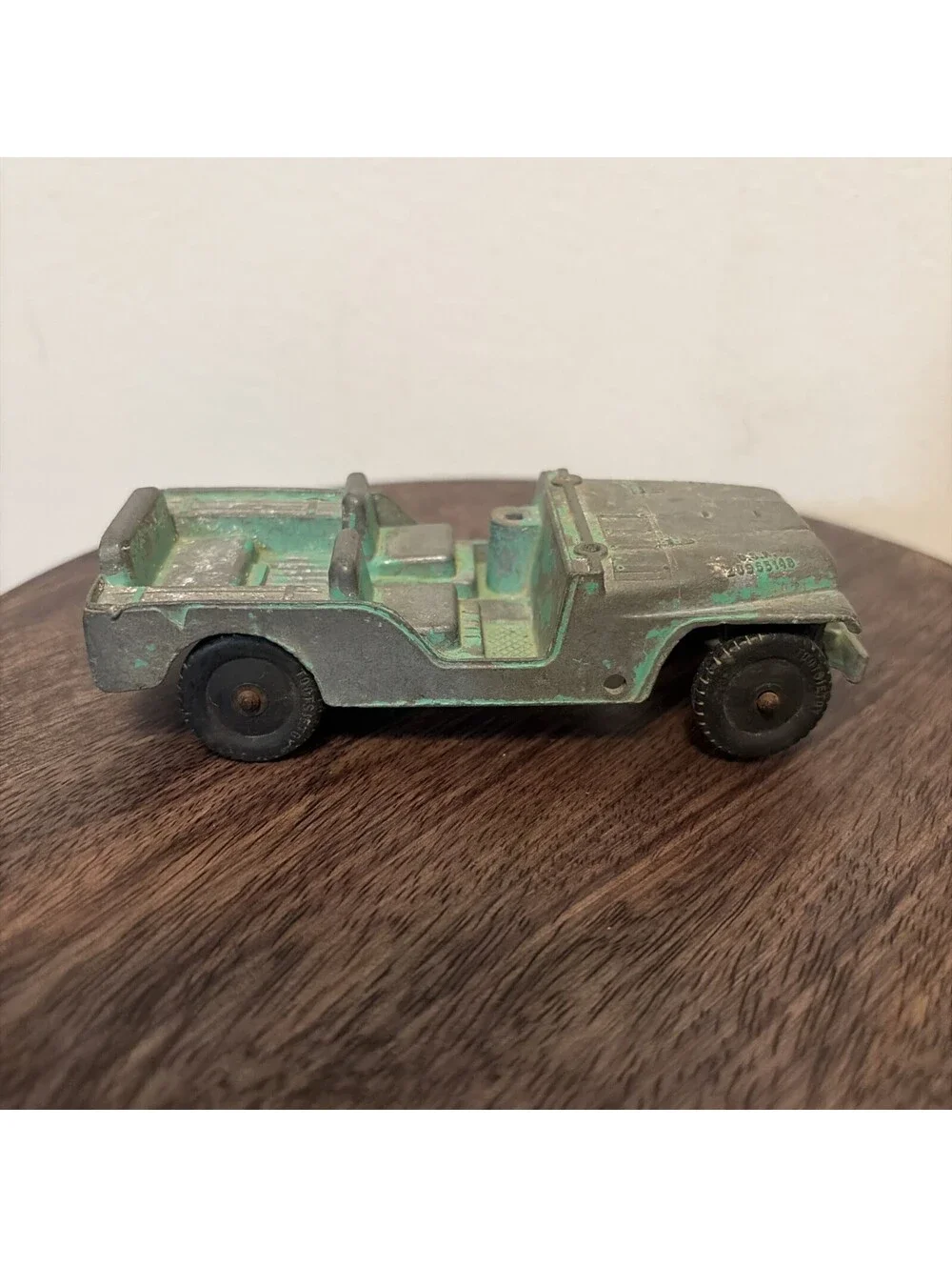 Tootsie toy army jeep from 1960s 5